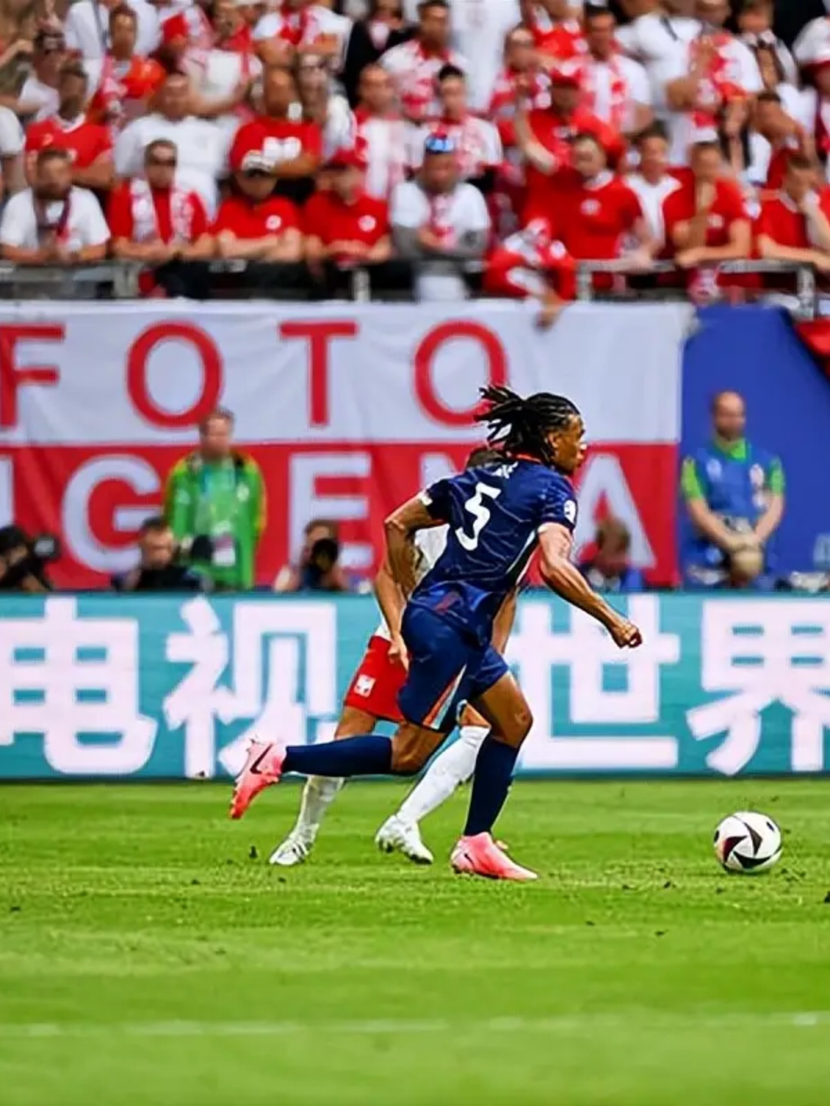 法国队鏖战波兰队，波尔关键制胜