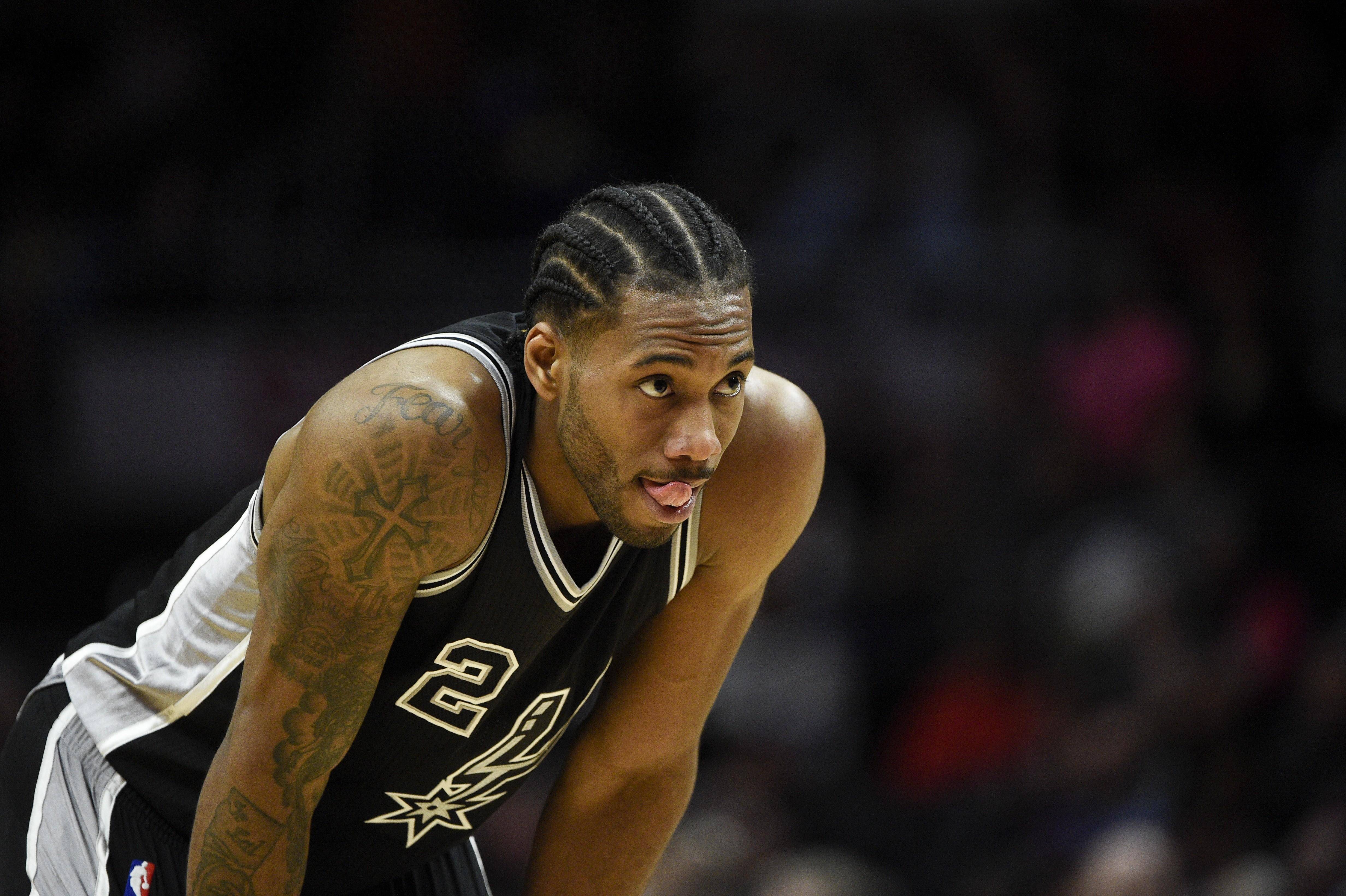 马刺轻取上海队,伦纳德高光表现 马刺轻取上海队,伦纳德高光表现