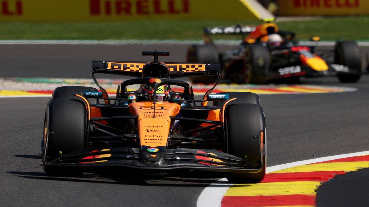 红牛车队逆转雷诺车队，维斯塔潘惊艳四座