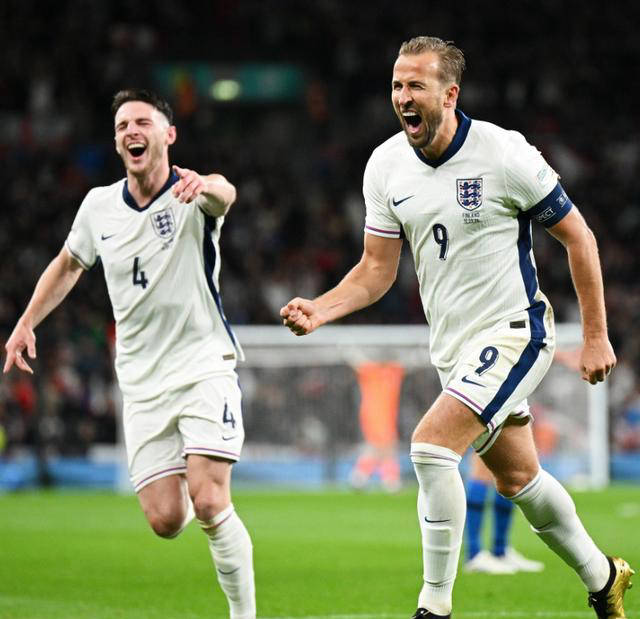 那不勒斯完胜西班牙，皮克状态火热