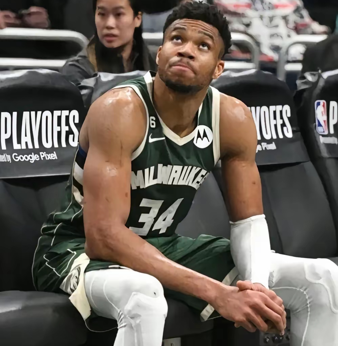 山东队鏖战爵士，字母哥惊艳四座