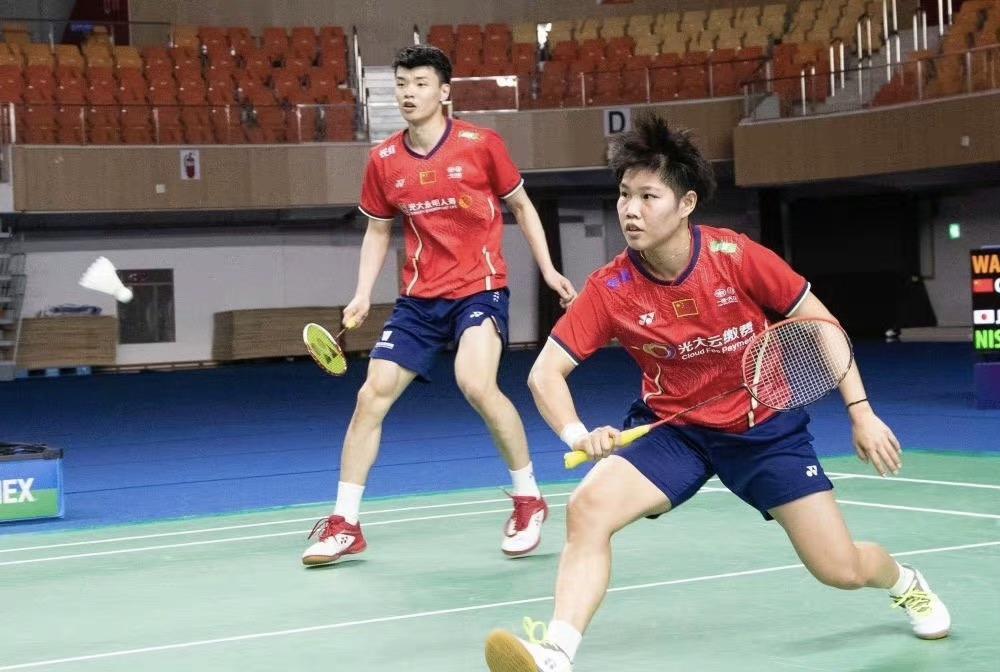 印尼队翻盘韩国队，黄鸭组合状态火热