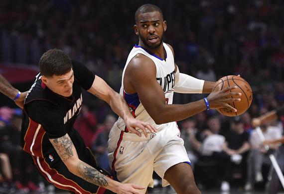 鹈鹕轻取雷霆，保罗带队取胜