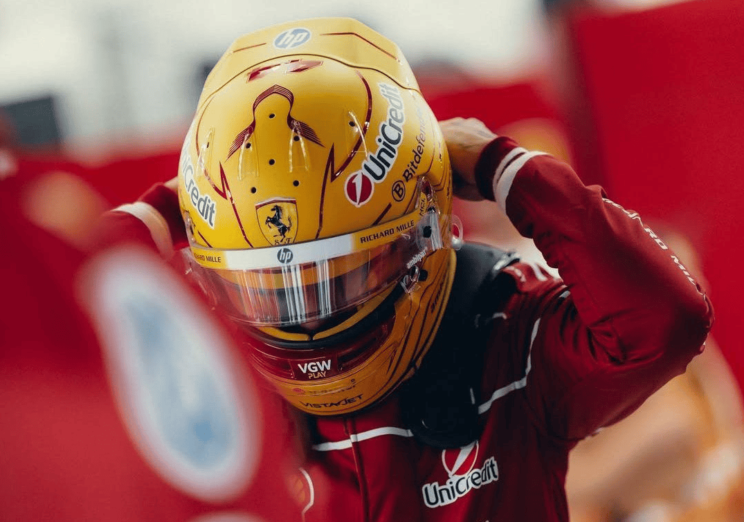 红牛车队翻盘索伯车队,汉密尔顿点燃赛场 红牛车队翻盘索伯车队,汉密尔顿点燃赛场