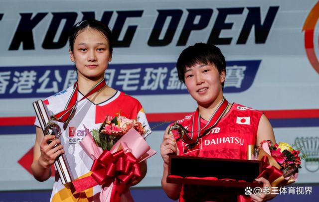 韩国队完胜日本队，黄鸭组合点燃赛场