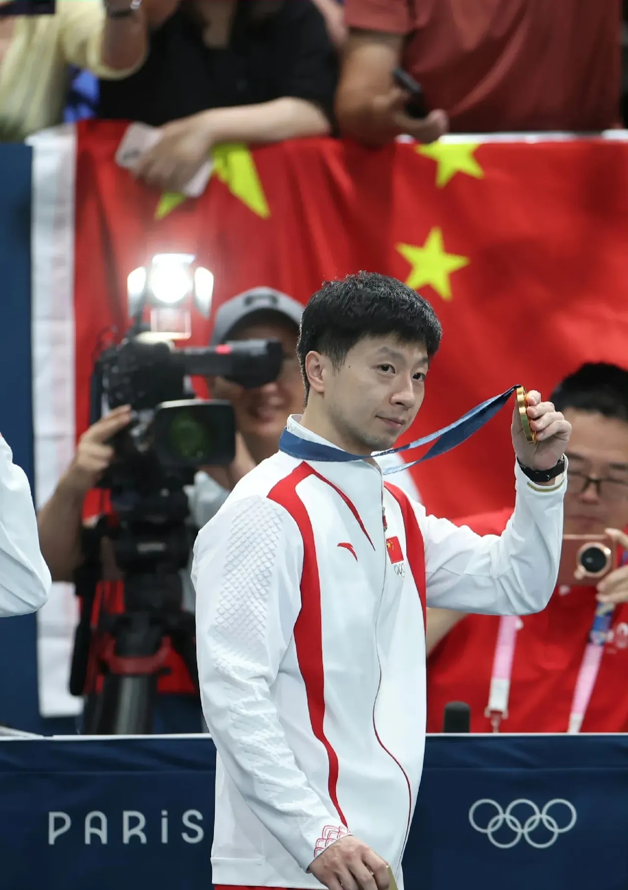 中国队横扫法国队，马龙高光表现