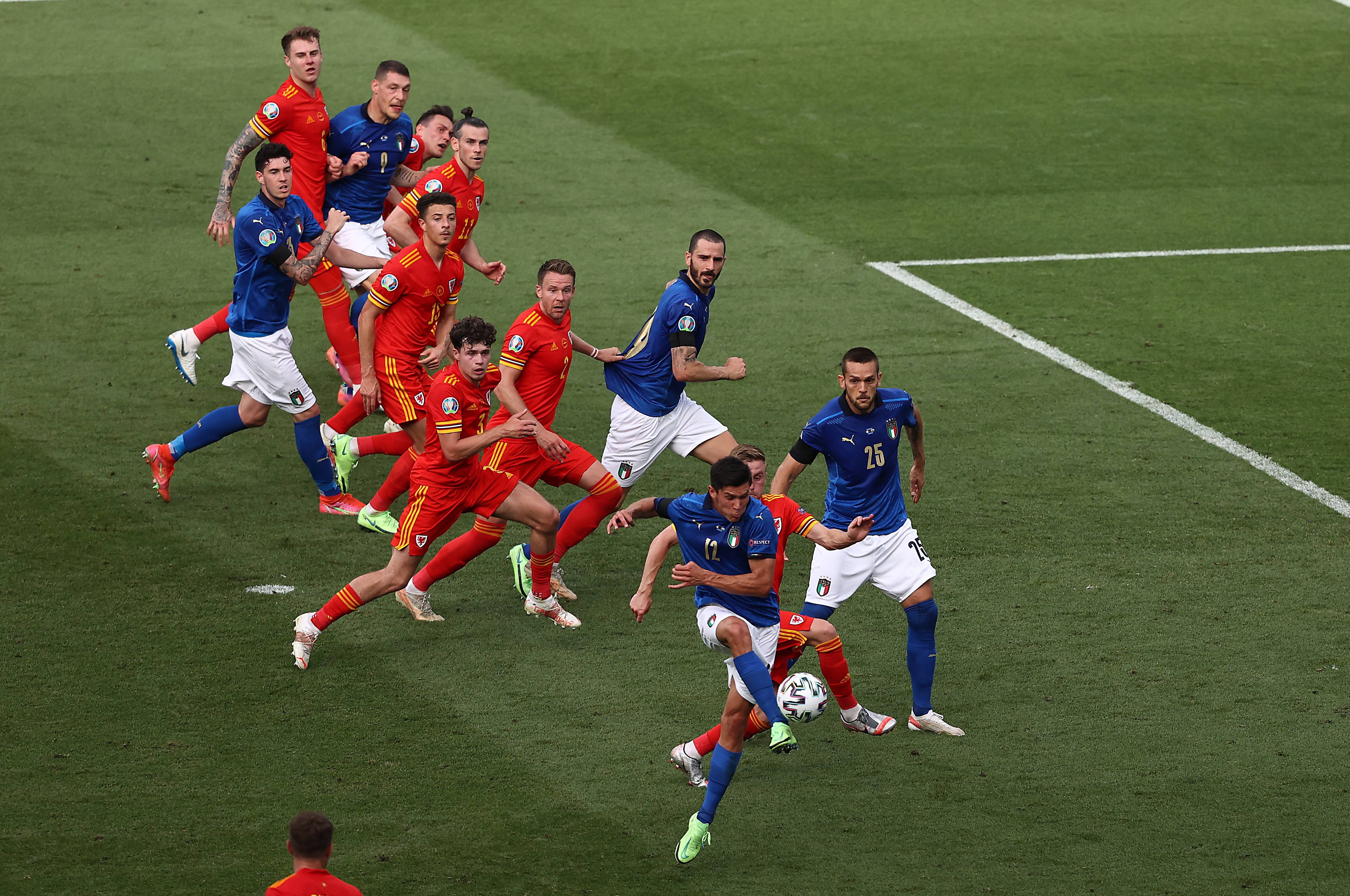 欧洲足球赛事中的精彩瞬间令人赞叹 欧洲足球赛事中的精彩瞬间令人赞叹