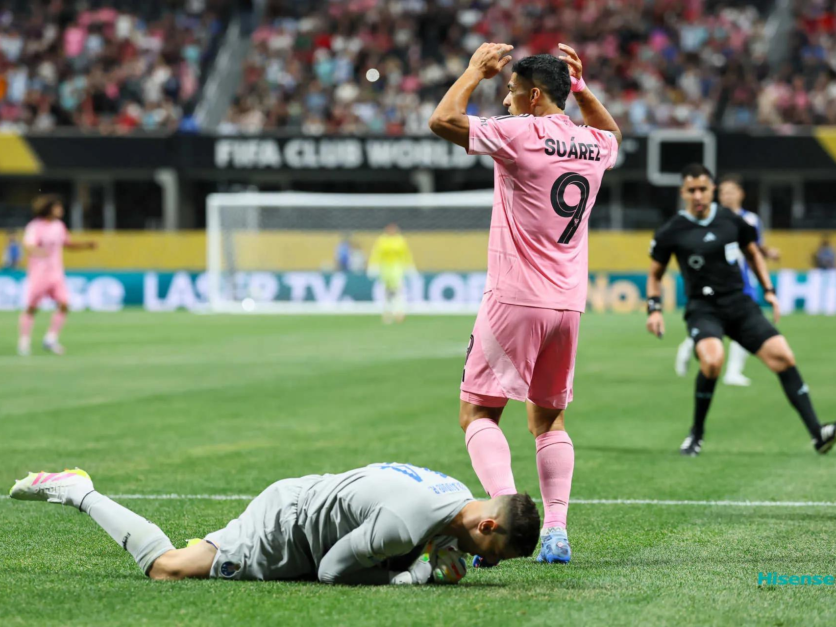 利物浦横扫那不勒斯，梅西刷新纪录