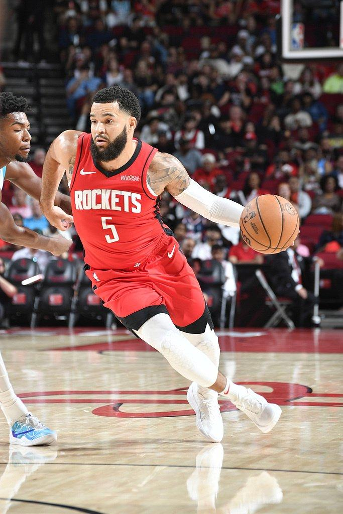 魔术客场力挽不住猛龙，范弗利特全场最高分