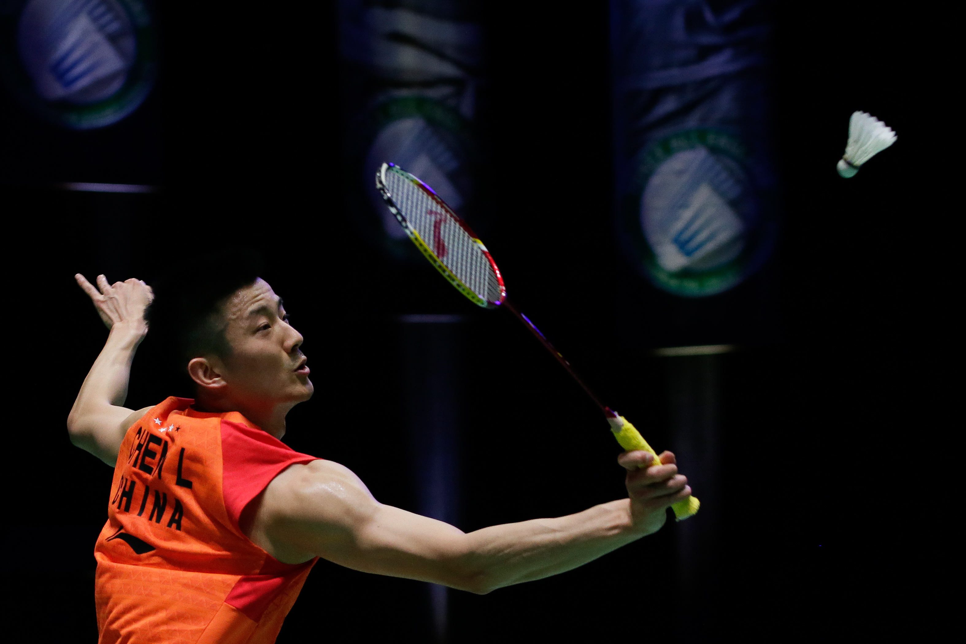 丹麦羽毛球队鏖战马来西亚羽毛球队，谌龙惊艳世界