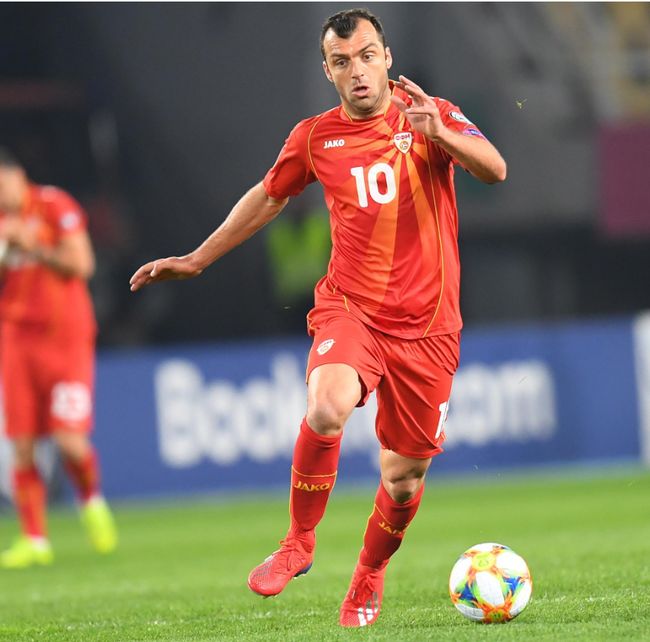 荷兰大将伤愈复出,备战拉脱维亚 荷兰大将伤愈复出,备战拉脱维亚